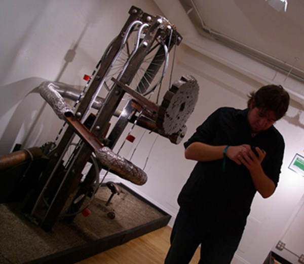 JUXTA-PUTT PUTT mouse trap 